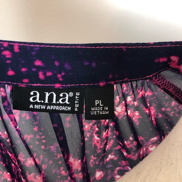 A.N.A Blouse - Picture 3 of 3